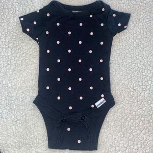Gerber Organics Black Onesie/Bodysuit (Preemie)